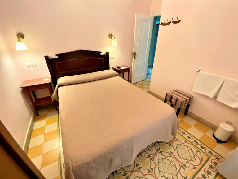 Habitación doble con cama de matrimonio