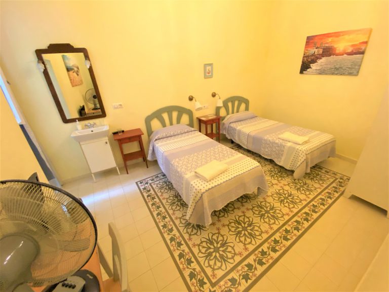 Habitación doble con dos camas