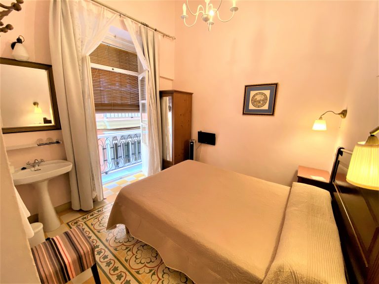 Habitación doble con cama de matrimonio