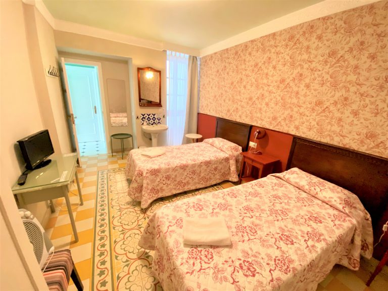 Habitación doble con dos camas