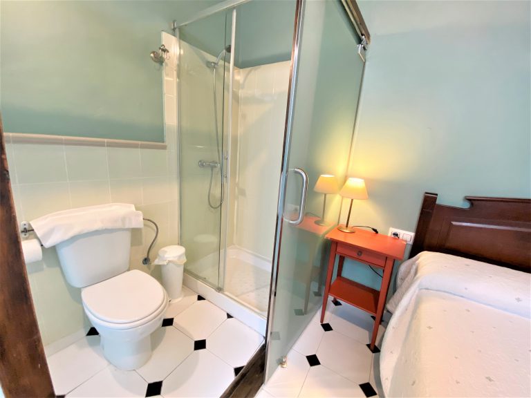 Baño privado en doble económica